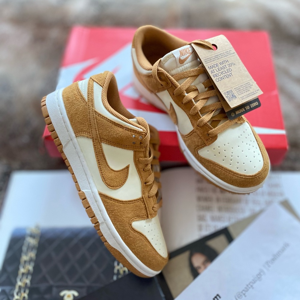 Nike Dunk Low Sneakers - Picture 5 of 16